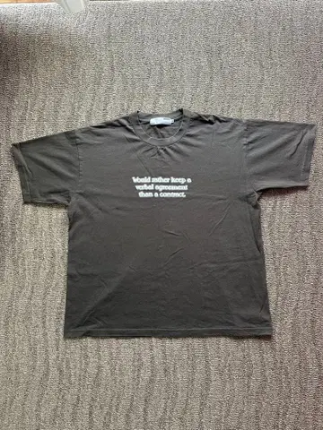 다크 그레이 오버 사이즈 T셔츠 텍스트 프린트