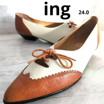 복고풍 느낌 ing 화이트와 브라운의 플랫슈즈 24