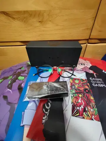 JINS x 에반게리온 시키나미 아스카 랑그레이 2호기 모델 안경