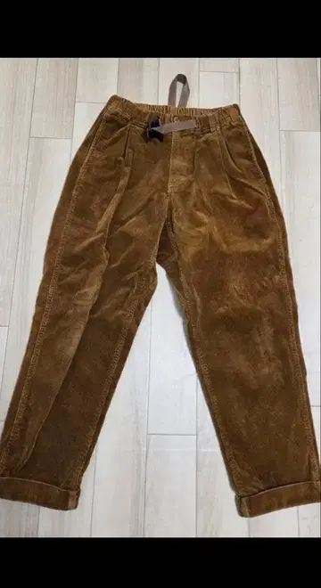 브라운 코듀로이 그라미치