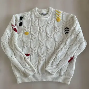 ZARA 자수 화이트 케이블 짜임 스웨터