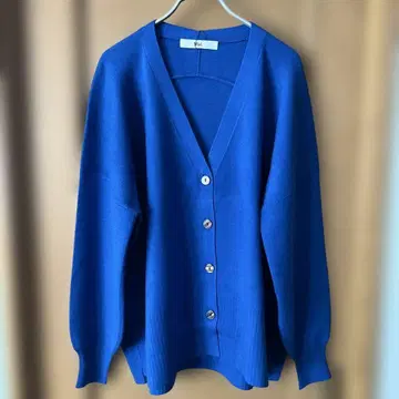 Mal. 레레레 블루 V넥 가디건