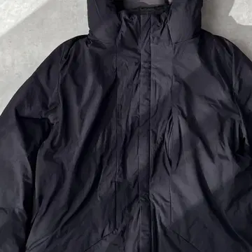 15680 Theory 다운 자켓 블랙 컬러