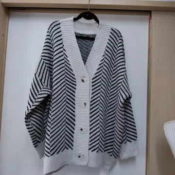 새상품 니트 가디건