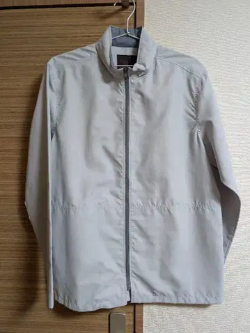 다케오 키쿠치 윈드 브레이커 후드 부착