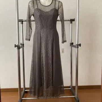 그레이 긴팔 레이스 드레스