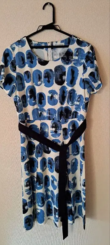 mietloo 반팔 무릎 기장 원피스 파랑과 화이트