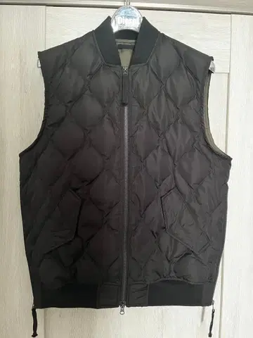 타이온 퀼팅 다운 베스트 MA-1 타입 오버 사이즈