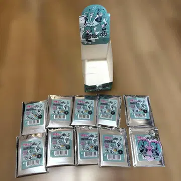 하츠네 미쿠 100엔샵 콜라보 아크릴 키링