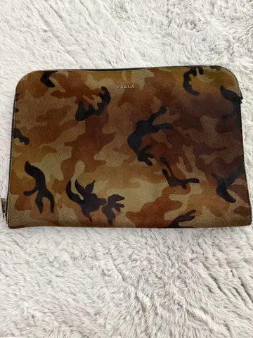 FURLA 카모 패턴 클러치백 수납 가방 포함