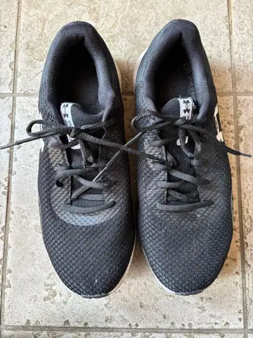 언더아머 underArmour 러닝화