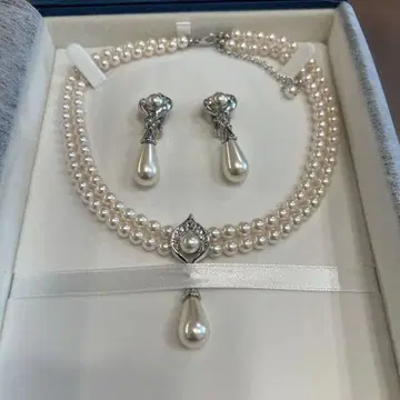 Love Tiara 브라이덜 펄 목걸이와 귀찌 세트