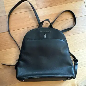 마이클코어스 백팩