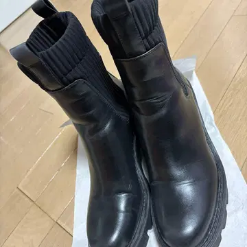 ZARA 블랙 사이드 고어 부츠