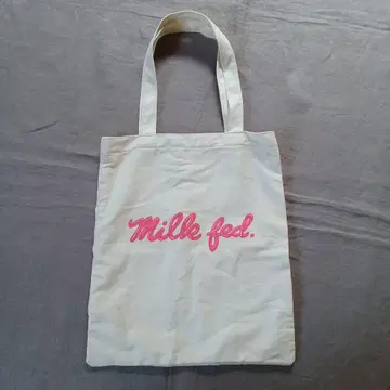 MILKFED. 토트백