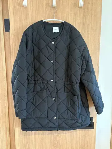 아파트 바이 퀼팅 코트 블랙 프리 사이즈