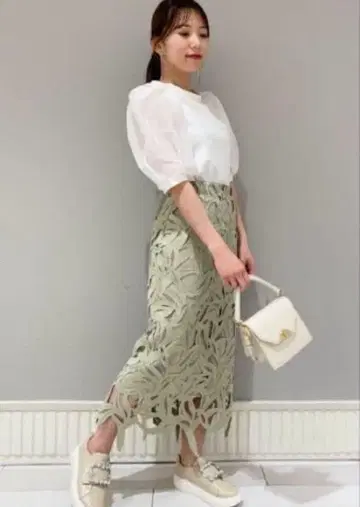 새상품급 CELFORD 민트 그린 타이트 스커트