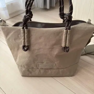 베이지 나일론 토트백