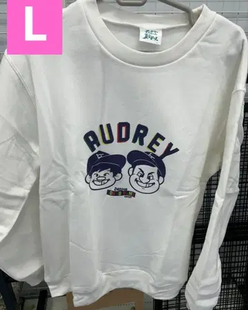 오드리 올 나이트 닛폰 맨투맨 화이트 L 사이즈 택 없음