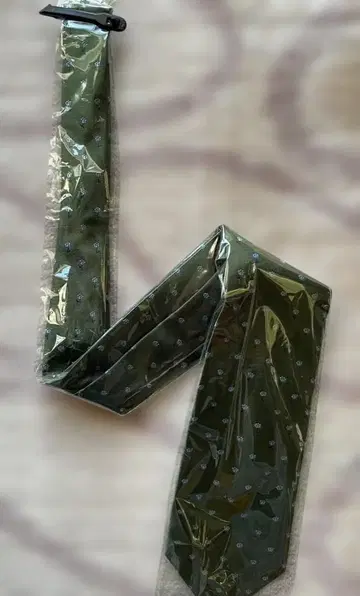 브룩스 브라더스 넥타이: 착용 몇 회 클리닝 완료