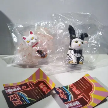 현대 미술 이등병 마네키네코 2종