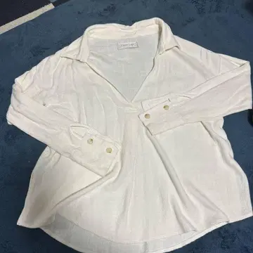 글램 립스 화이트 V넥 긴팔 셔츠