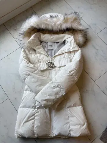 GYDA 롱 다운 코트 화이트