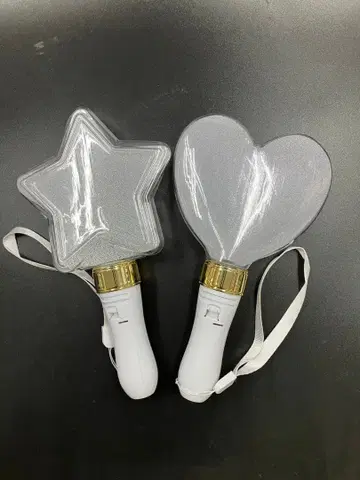 하트 응원봉과 별 모양 응원봉