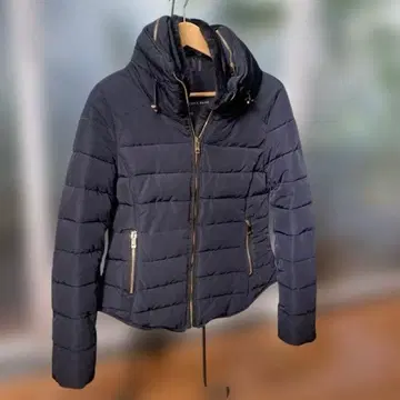 자라 다운 자켓 M 사이즈