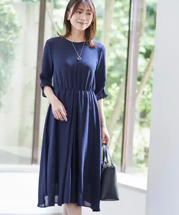 리플렉트 실키 플리츠 원피스