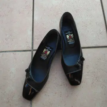 MIHAMA 블랙 플랫 펌프스