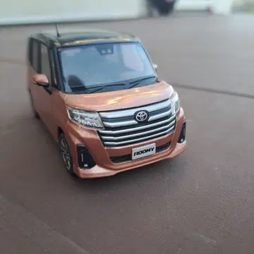 도요타 루미 ROOMY 컬러 샘플