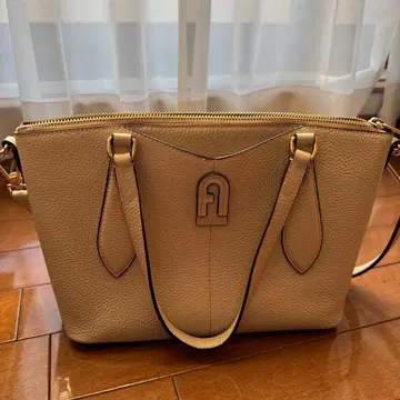 FURLA 베이지 가죽 숄더백