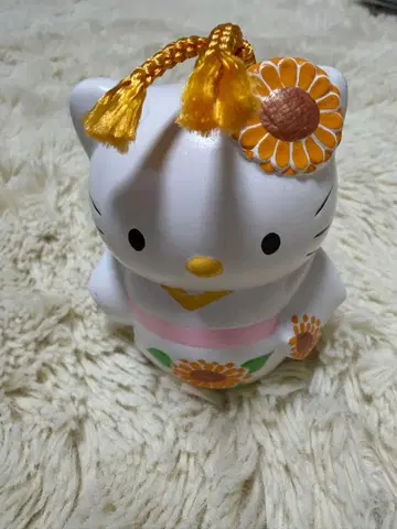 헬로키티 기모노 디자인 해바라기 방울