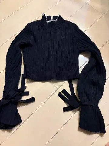 ROYAL PARTY 블랙 니트 스웨터