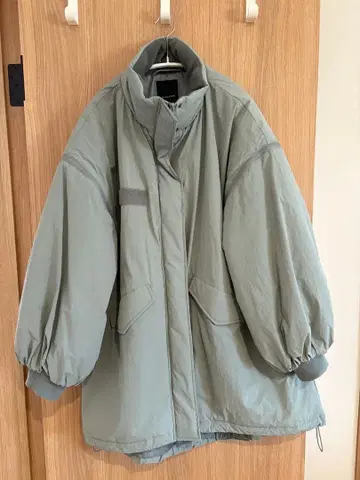 지나시스 몬스터 코트 그레이 색상 프리 사이즈