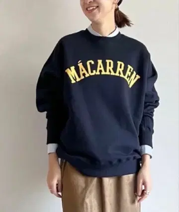 MICA&DEAL / 운모앤딜 드롭 숄더 속기모 로고 맨투맨