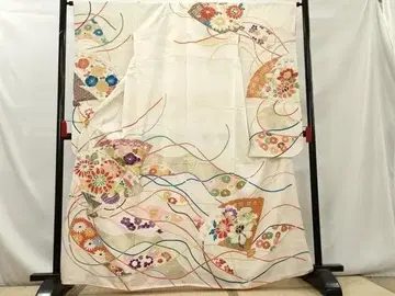 기모노 럭셔리 후리소데 부품 자수 편백 부채 꽃 금채 순수 실크 일품