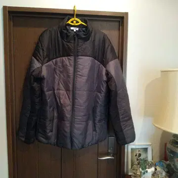 패딩 자켓 블랙과 그레이