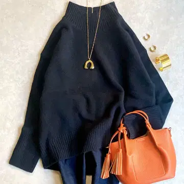 새상품급 앙피로 캐시미어 블렌드 하이넥 니트 최근 다크 네이비