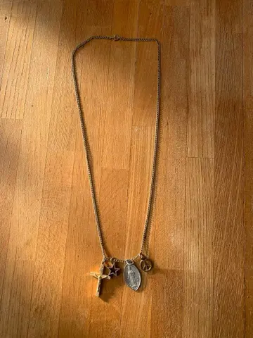 미니멀리스트 다양한 참의 금속제 목걸이