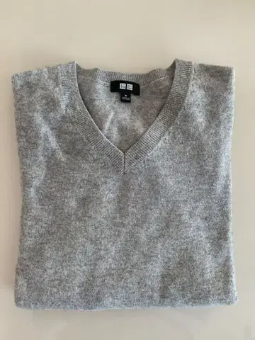 [새상품급] UNIQLO 그레이 V넥 스웨터 M 캐시미어 100% 레어