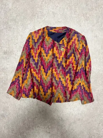 노카라 지그재그 패턴 자켓