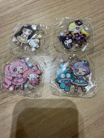 비밀의 아이프리 산리오 캐릭터즈 아크릴 키링