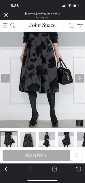 사쿠라다 코즈에 씨 플레어 스커트 블랙 계열 꽃무늬