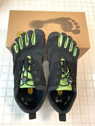 Vibram V-Run 레트로 블랙/그린 37