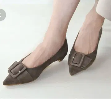 Fin 포인트 버클 펌프스 [ 저반발 스펀지 내장 ]