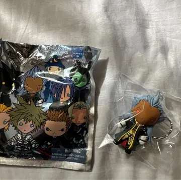 단종 레어 18년산 킹덤하츠 키링 앤섬