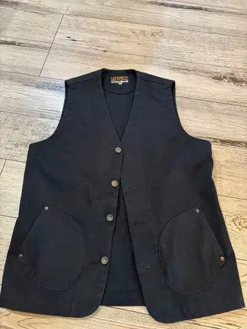 AT-DIRTY 블랙 베스트 L 블랙