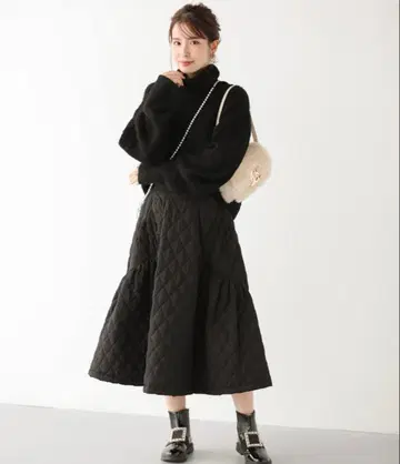 [핏모어 fitmore] 퀼팅 플레어 스커트 블랙 숏 기장